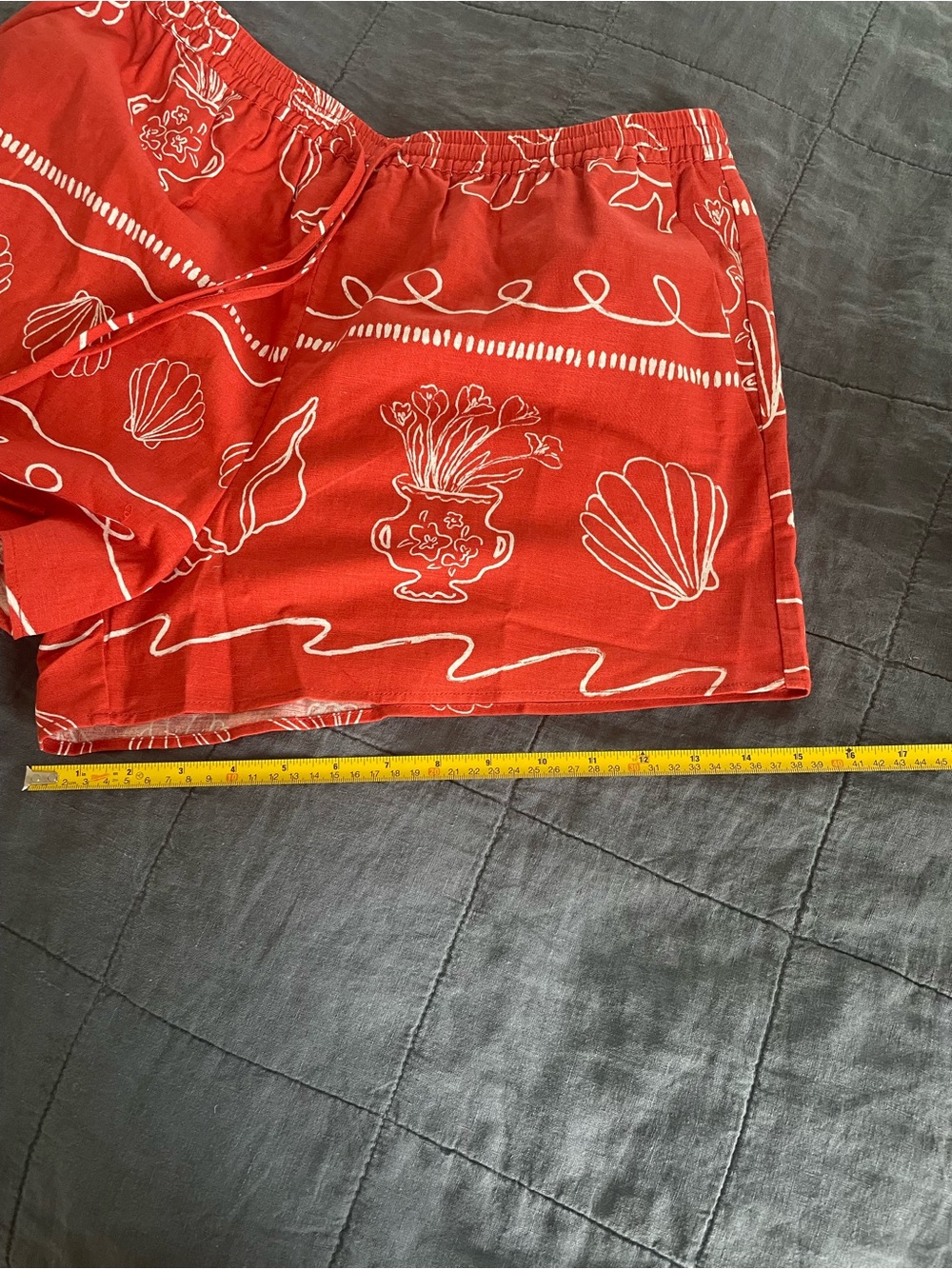Sabo Skirt Red Shell-Print Drawstring Shorts NWT US size 8 - Picture 9 of 10